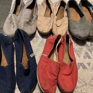 5 pair of TOMS